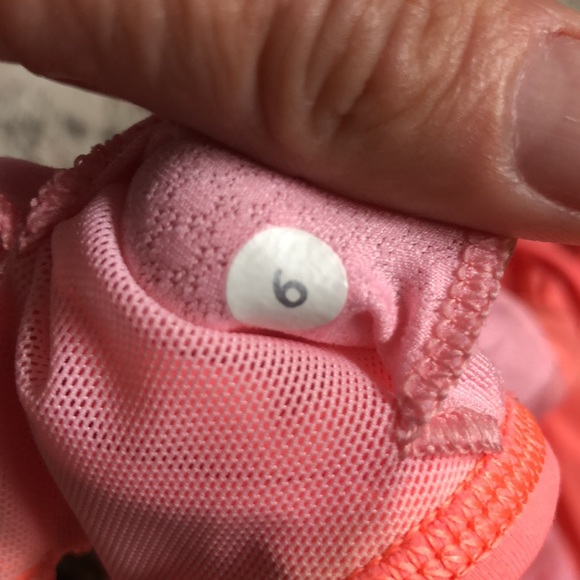 Lululemon top, size 6 - Picture 6 of 6
